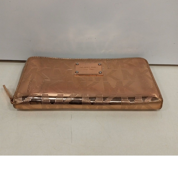 Michael kors gold wallet - Picture 12 of 13